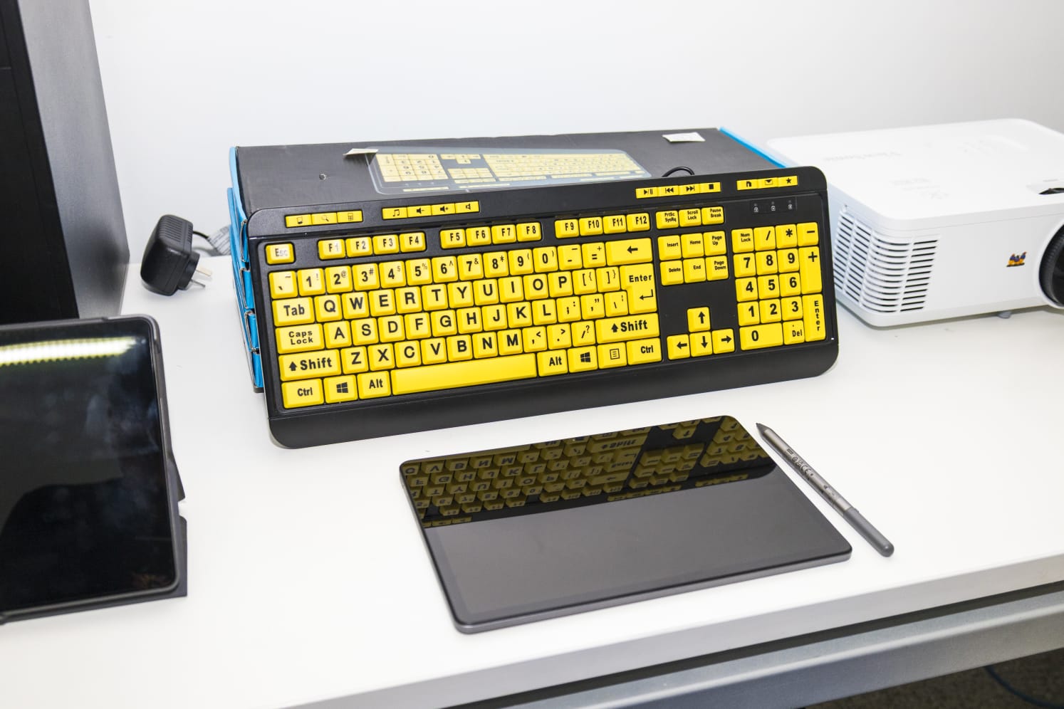 Rograma Universidad Y Discapacidad Equipamiento-2025 (1)