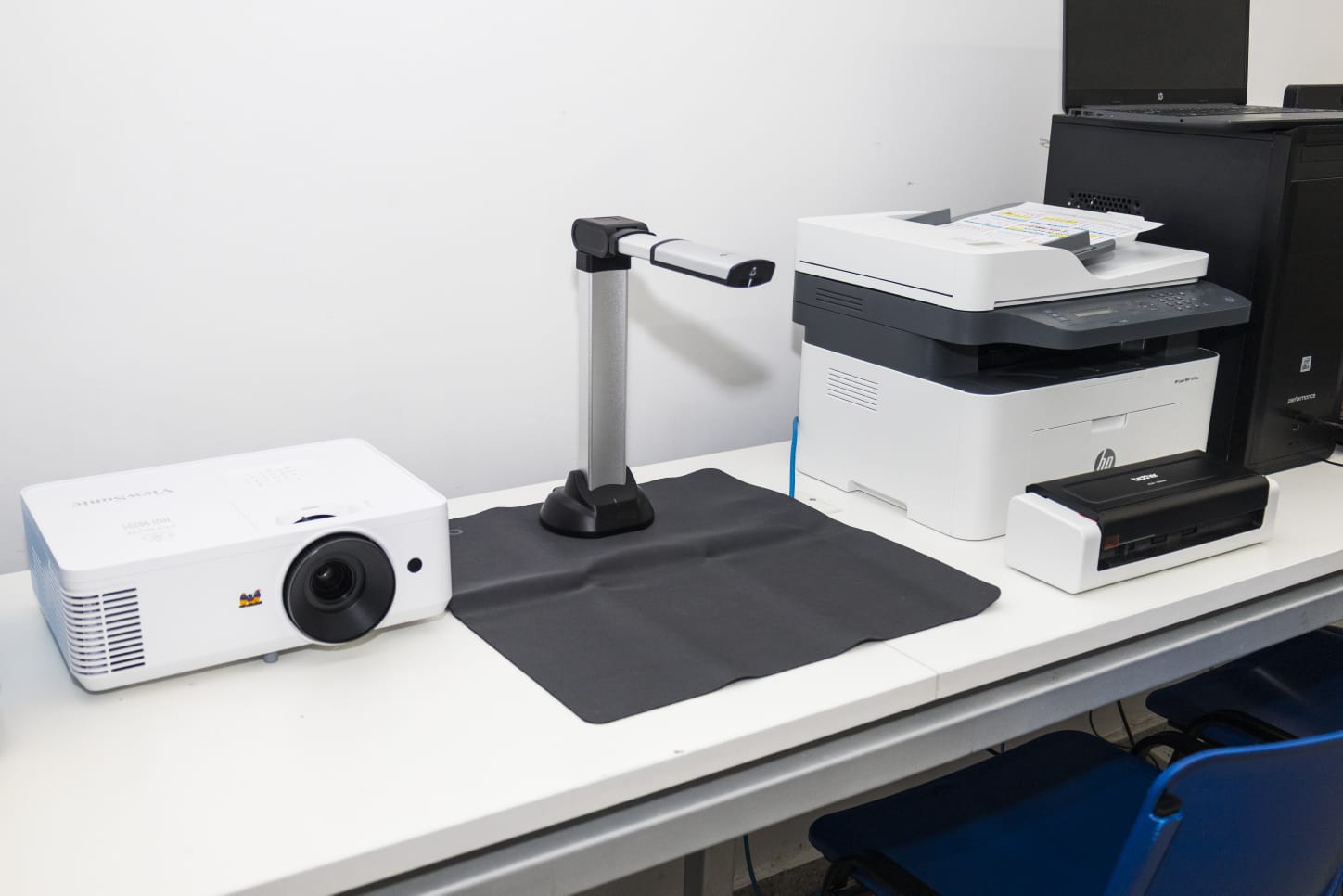 Rograma Universidad Y Discapacidad Equipamiento-2025 (4)