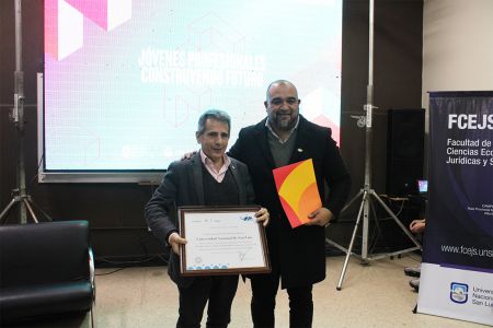 Encuentro  Jóvenes Profesionales Construyendo Futuro (05)