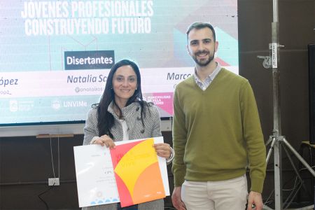 Encuentro  Jóvenes Profesionales Construyendo Futuro (13)