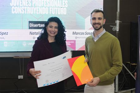 Encuentro  Jóvenes Profesionales Construyendo Futuro (17)