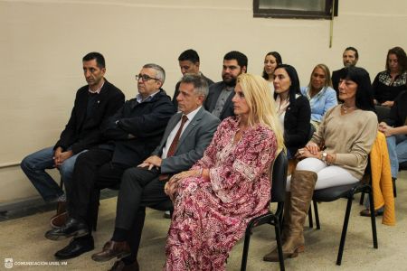 Presentacion-autoridades-fcejs-escuela