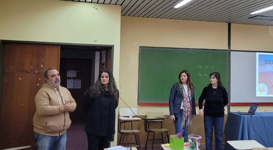 Barreras-institucionales-en-el-contexto-comunicacional-front