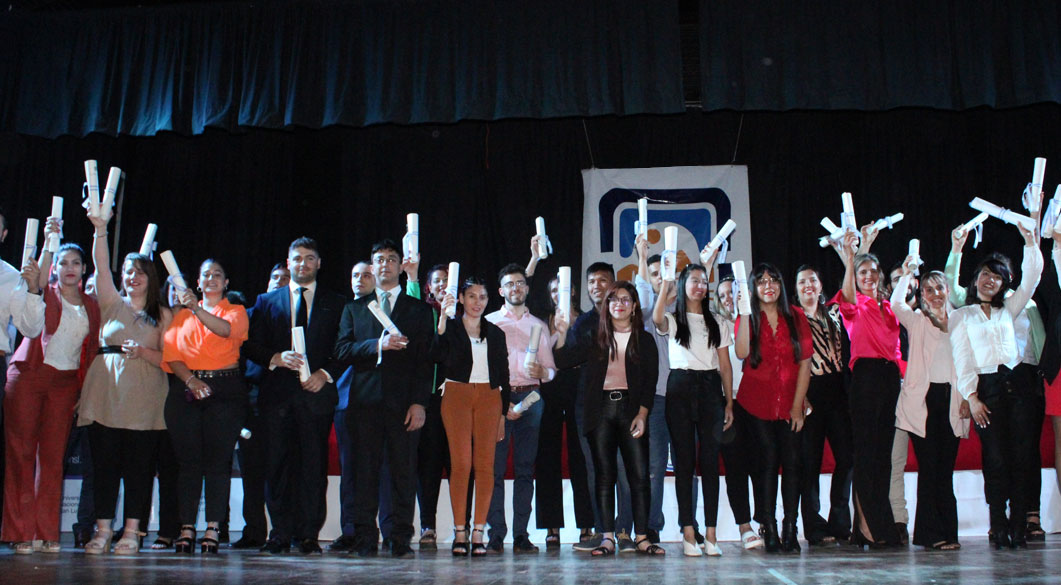 colacion-grados-fica-front