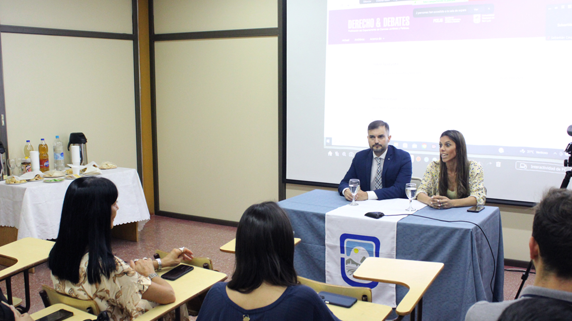 presentacion-derecho-debates-acto-front