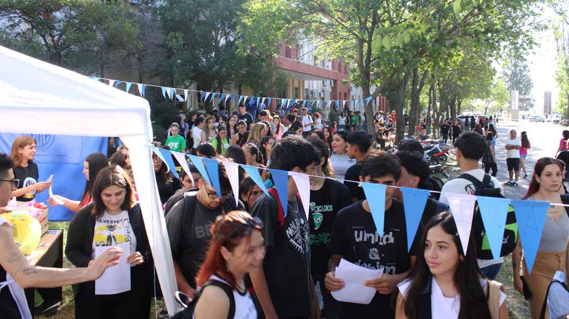 acto-bienvenida-front