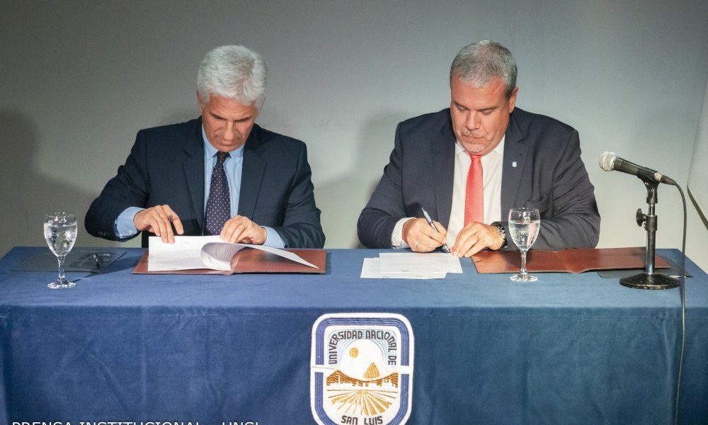 20240325-Firma-Convenio-UNSL-Poggi-22-1000×600-front